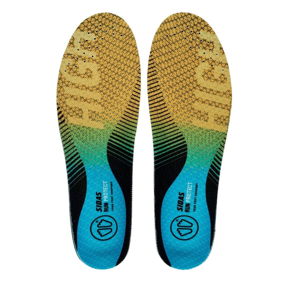 Zwei Einlegesohlen. Gelbe, blaue und grüne Elemente. Aufschrift: SIDAS RUN PROTECT. Perforierte Oberfläche.