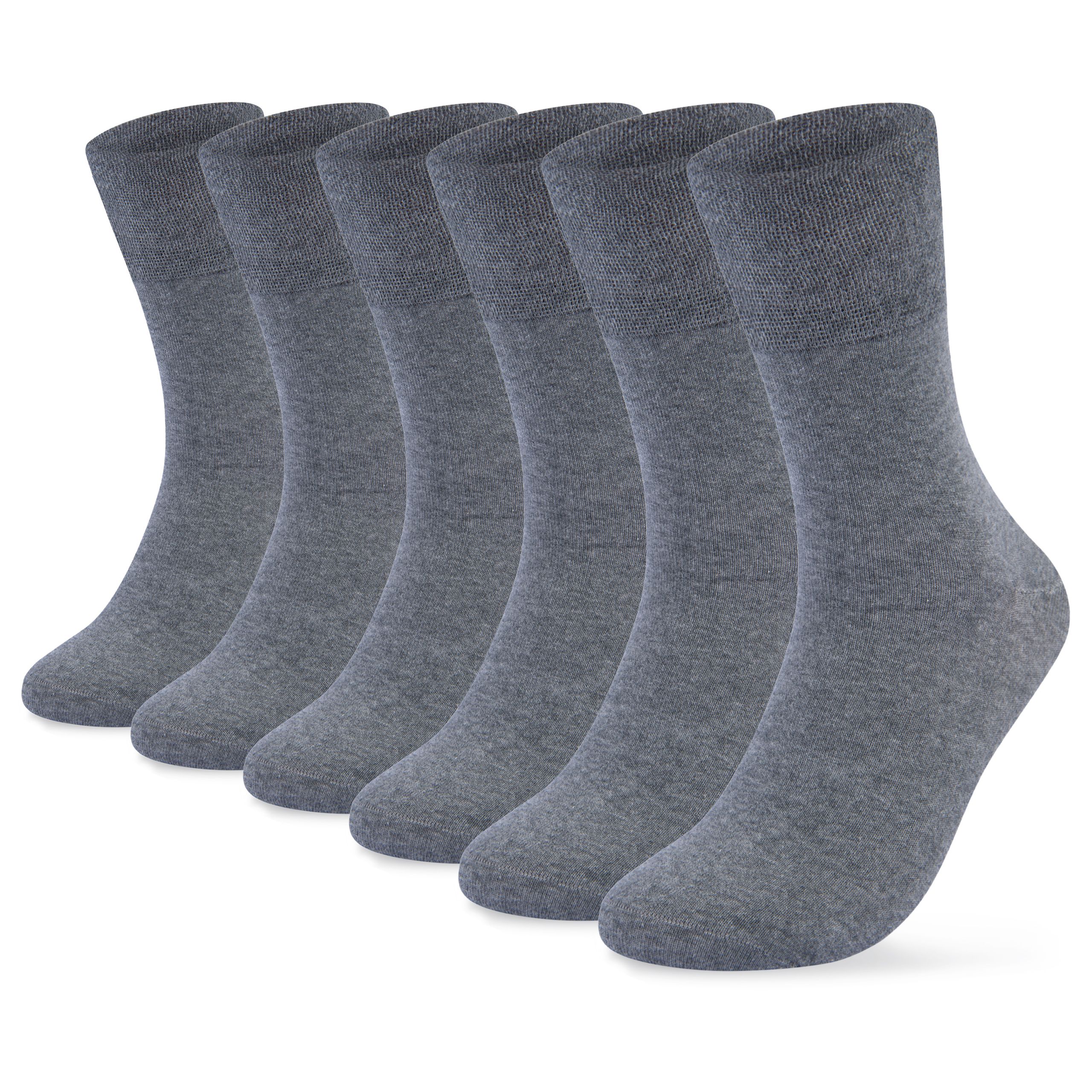 Sechs graue Socken nebeneinander. Baumwollsocken ohne Gummi und Naht.