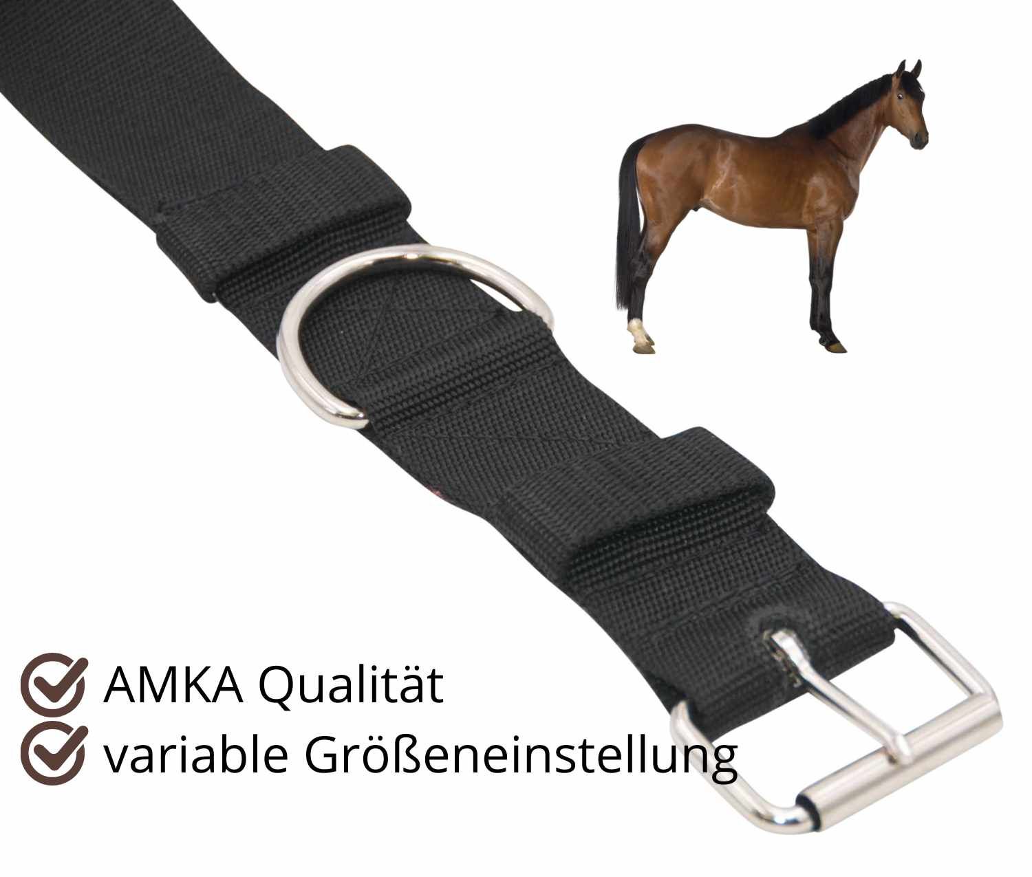 Schwarzer Halsriemen mit Schnalle und D-Ring. Text: AMKA Qualität, variable Größeneinstellung.