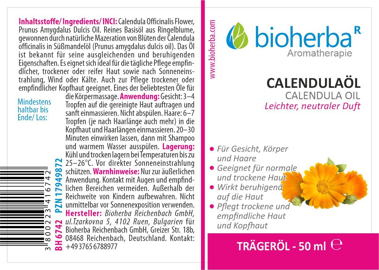 Etikett mit Produktinformationen und Logo. Text in deutscher Sprache. Orangefarbene Blütenillustration. Flaschenabbildung.