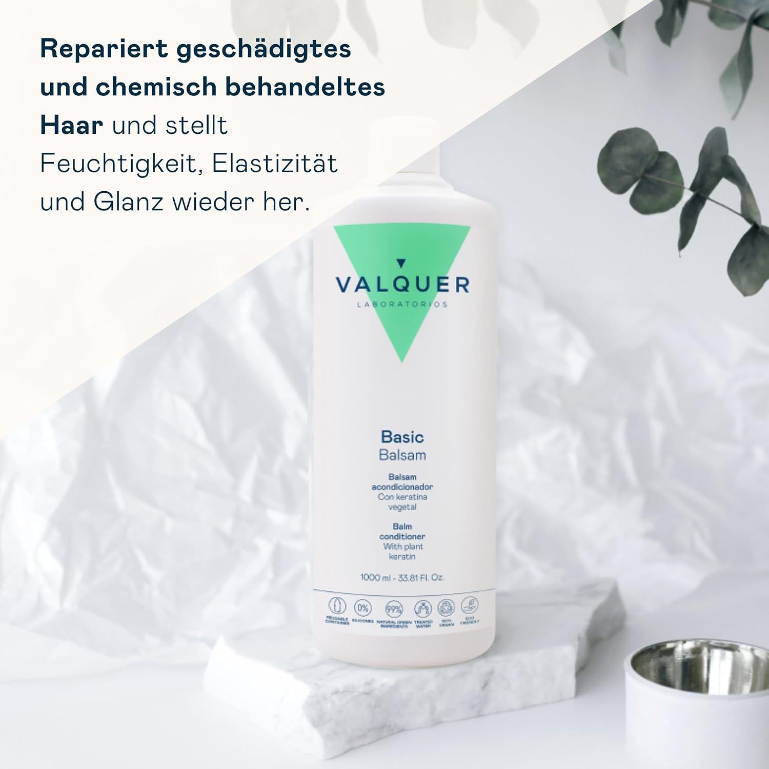 Weißer Spender mit grüner Schrift. Enthält 1000ml Balsam Acondicionador mit pflanzlichem Keratin.