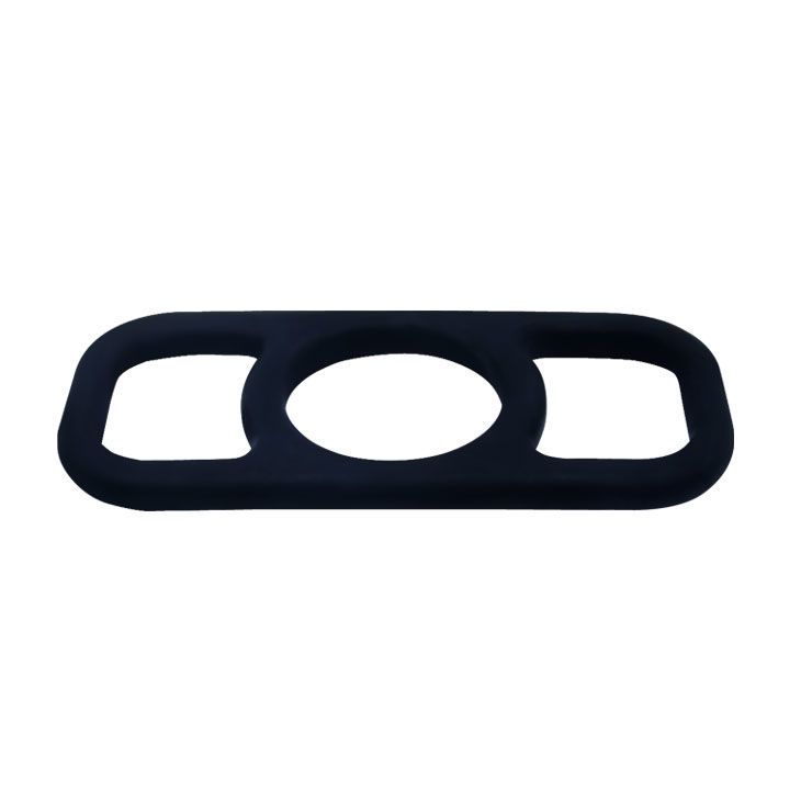 Schwarzer Silikonring mit drei Öffnungen. Rechteckige Form mit ovaler und zwei quadratischen Öffnungen.