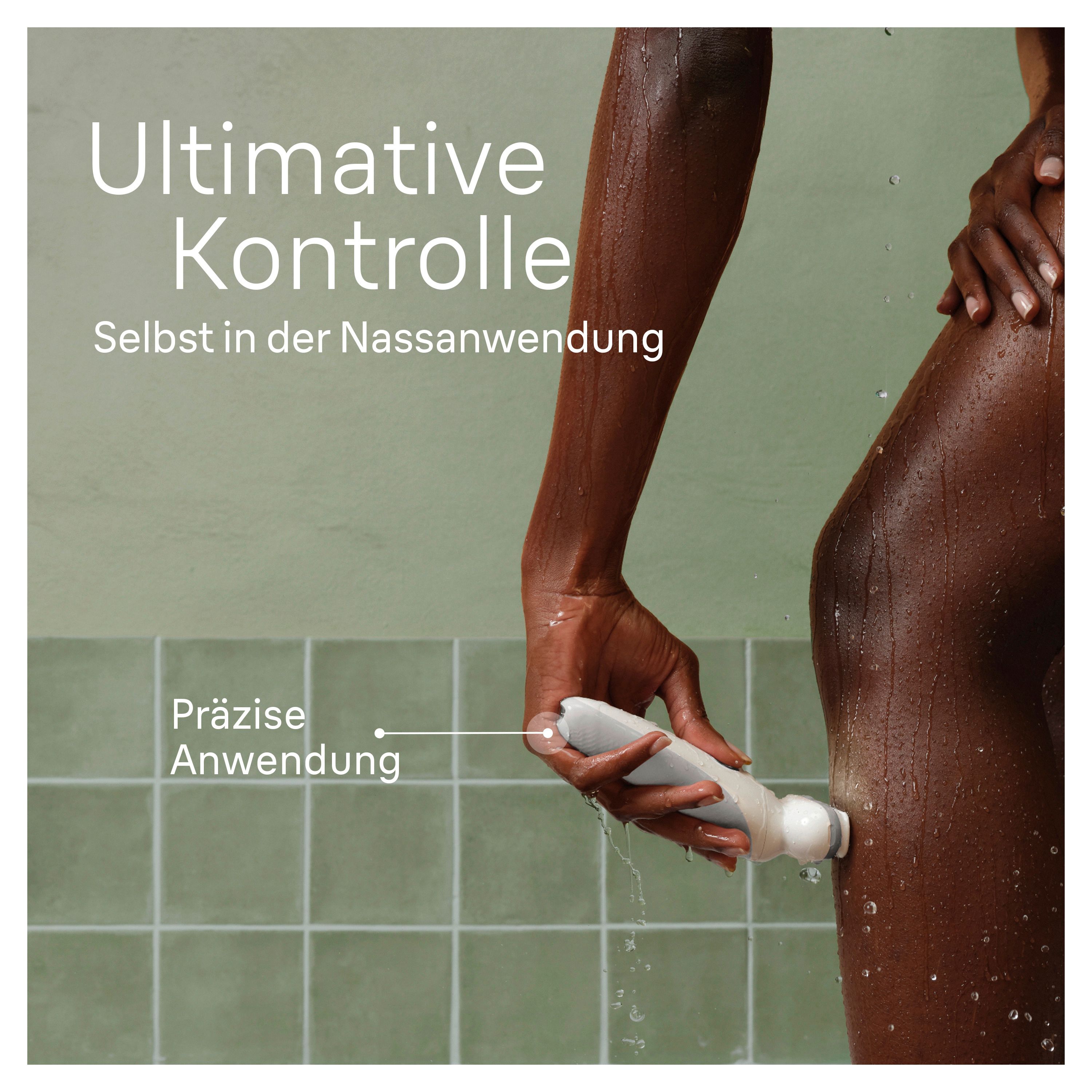 Frau epiliert Bein unter der Dusche. Text: Ultimative Kontrolle. Präzise Anwendung.