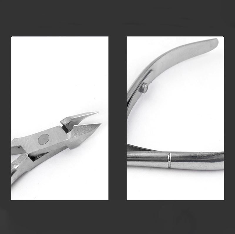 Zweiteilige Darstellung des Nagelhautschneiders. Links: Schneidebereich. Rechts: Griffbereich. Metall. Auf hellem Hintergrund.
