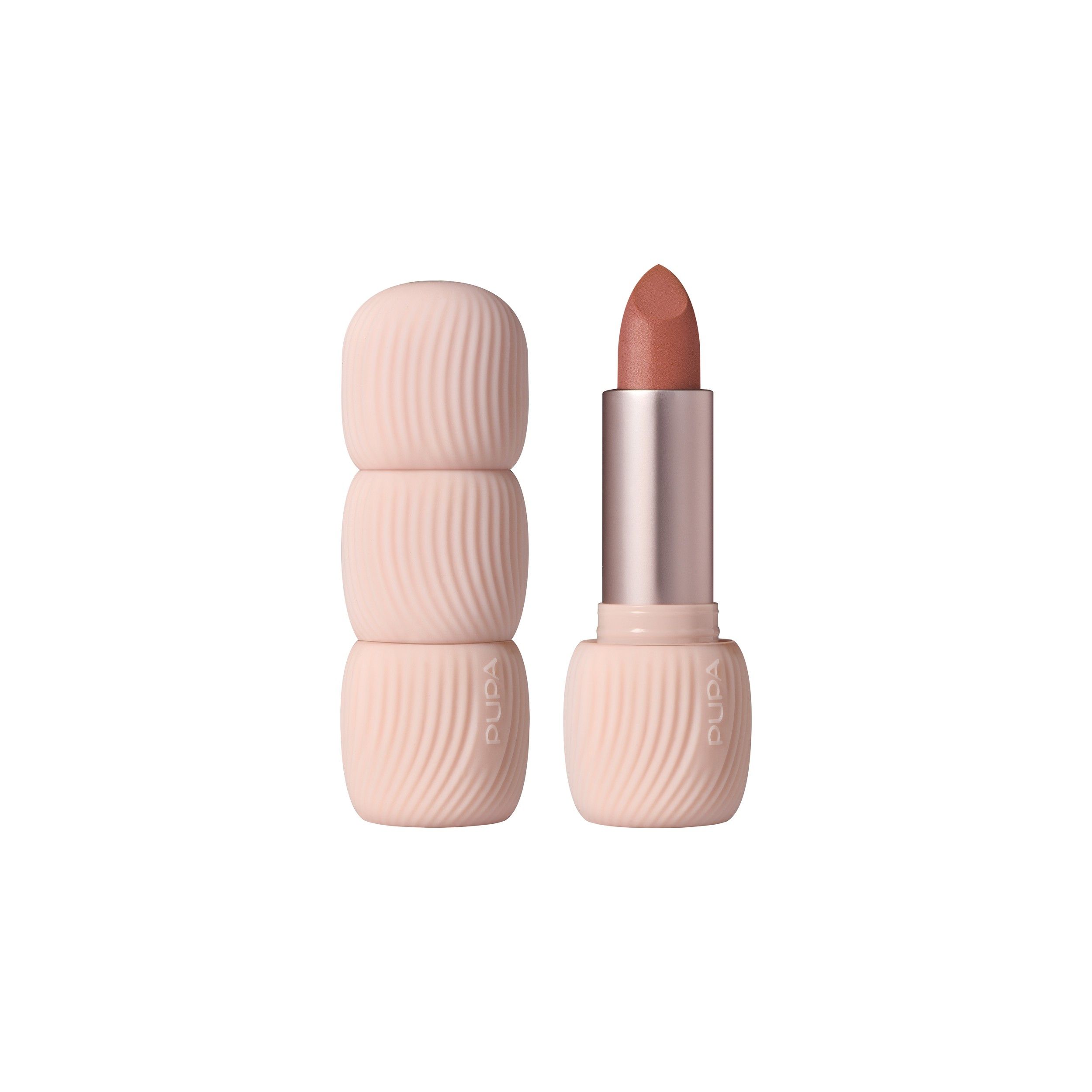 Ein rosafarbener Lippenstift mit mattem Finish und einer Hülse mit geripptem Design. Der Lippenstift ist in einem hellen Braunton gehalten.
