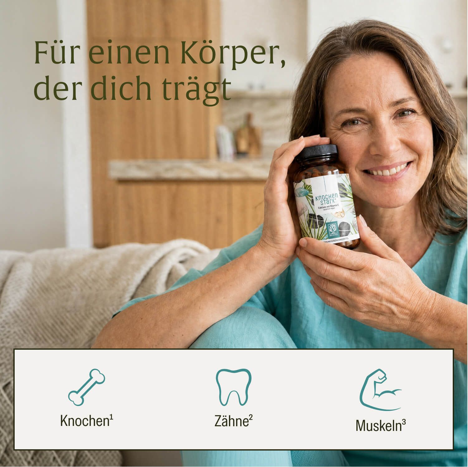 Frau hält Flasche Knochenstark; Symbole für Knochen, Zähne und Muskeln.