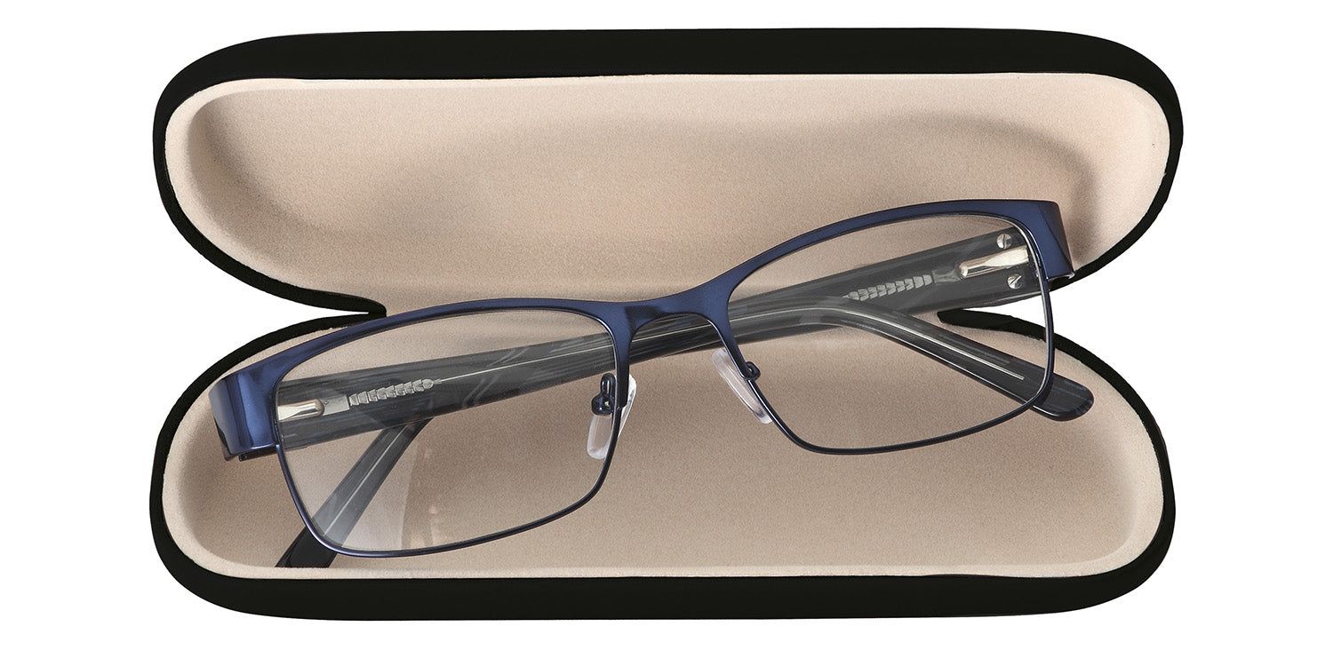 Geöffnetes Hartschalenetui. Brille mit blauem Metallrahmen. Innen beige.