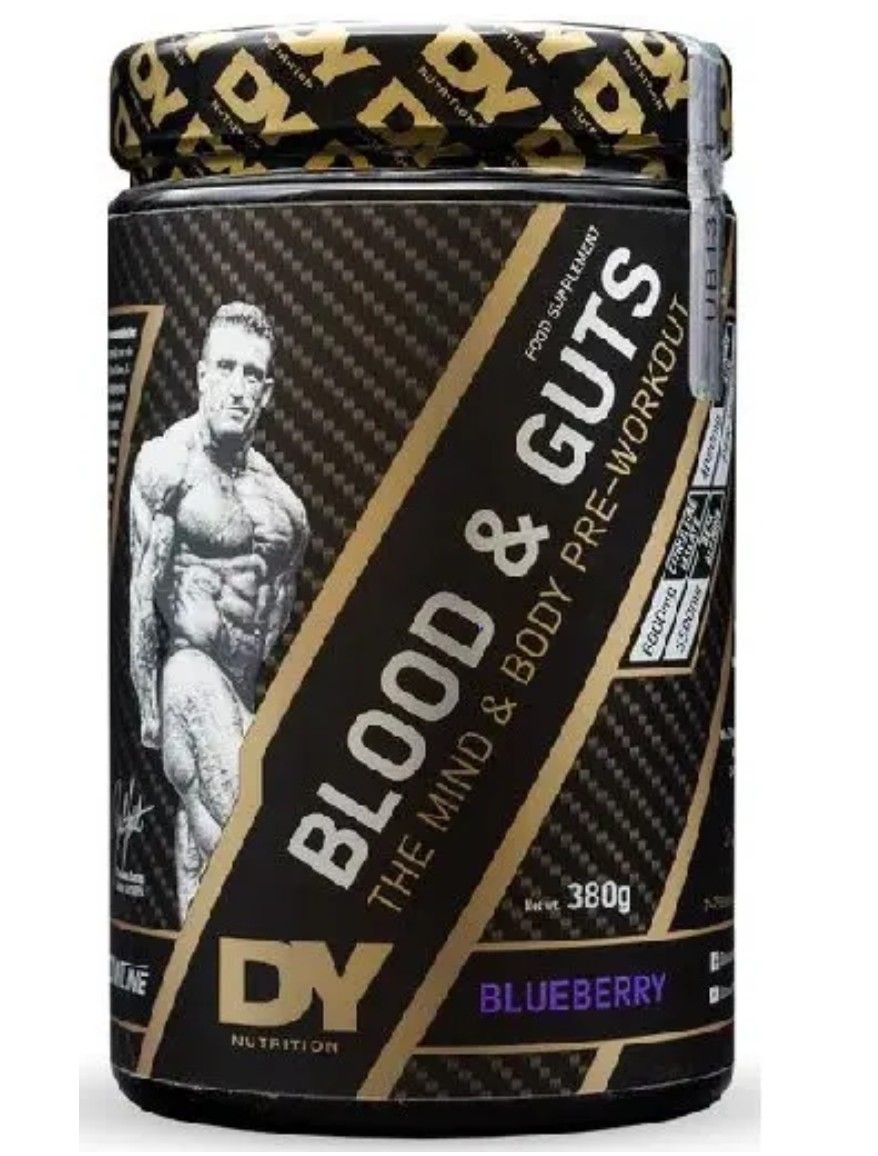 Dose DY Nutrition Blood & Guts, Pre-Workout-Nahrungsergänzungsmittel. Schwarze Dose mit Goldakzenten, Mann-Illustration. Blaubeere-Geschmack.