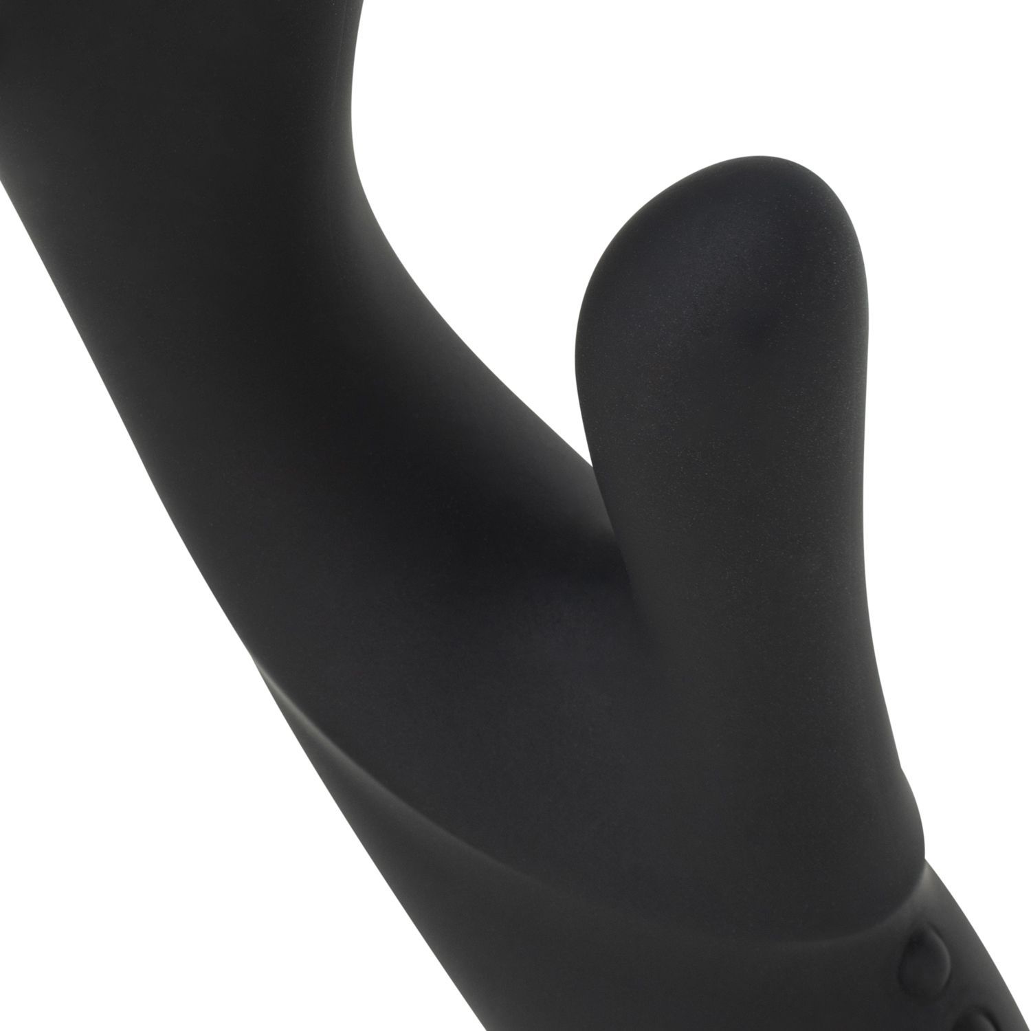 Detailansicht des schwarzen Rabbit-Vibrators, Fokus auf die gebogene Form und den Klitoris-Stimulator.