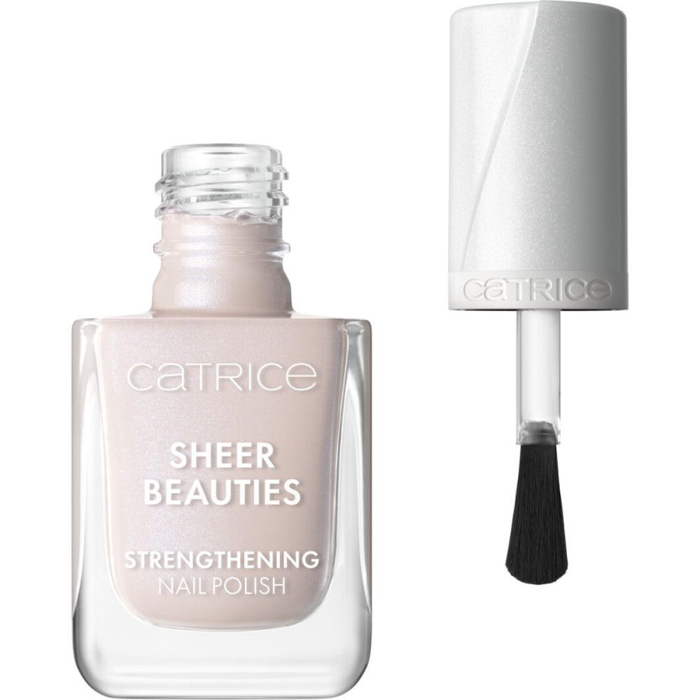 Nagellackflasche, geöffnet, mit Pinsel. Aufschrift: Catrice, Sheer Beauties, Strengthening Nail Polish. Farbton: Rosa.