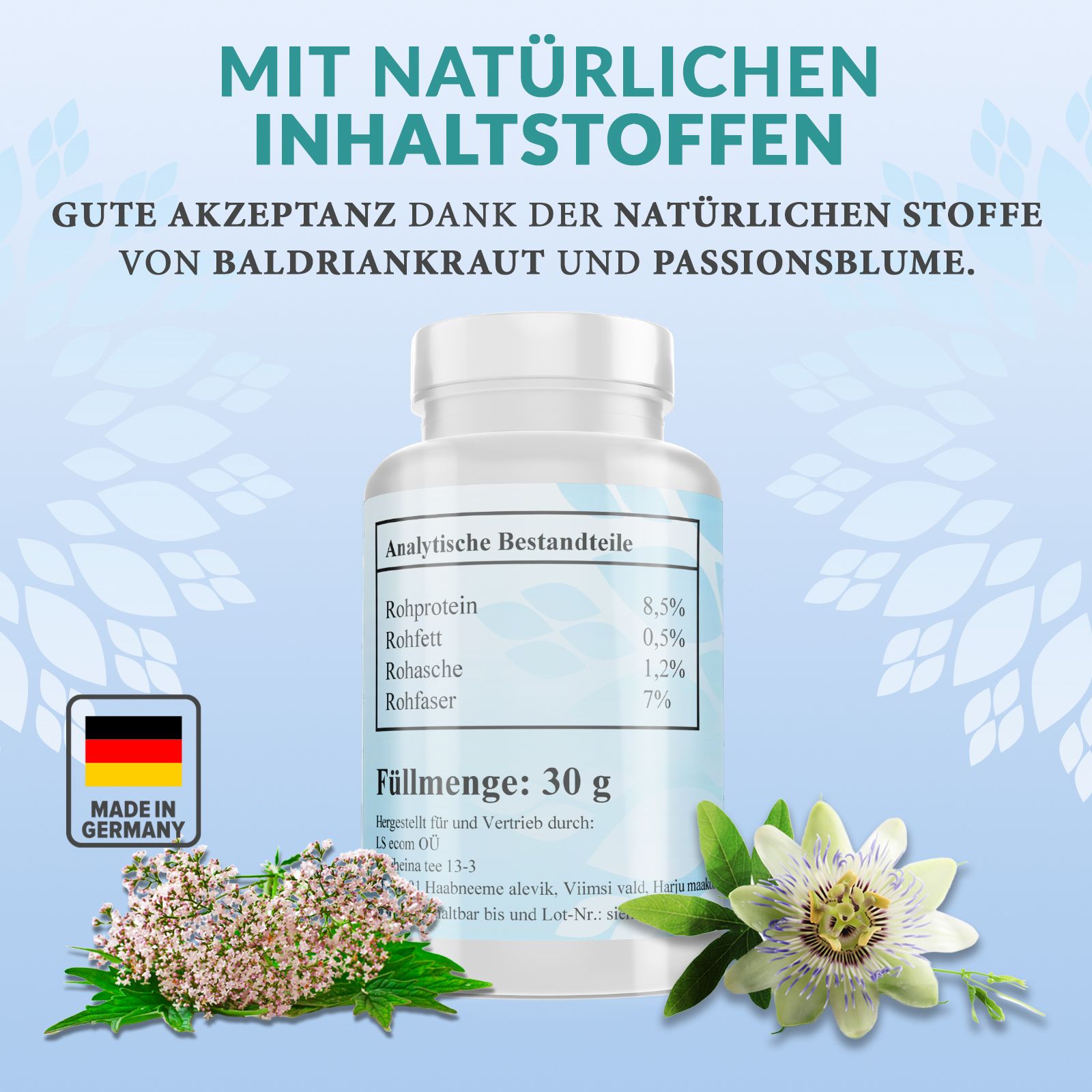 Weiße Flasche mit Text: MIT NATÜRLICHEN INHALTSSTOFFEN. ADEMA NATURAL. Made in Germany. Inhalt: 30 g. Blüten.