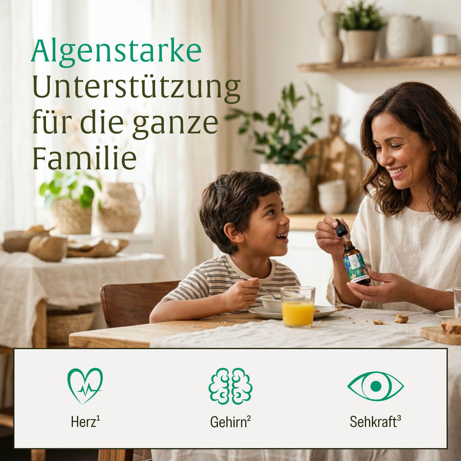Hände geben Tropfen aus Pipette in Glas. Links: Dosierung für Kinder und Erwachsene, Einnahme nach Mahlzeit.
