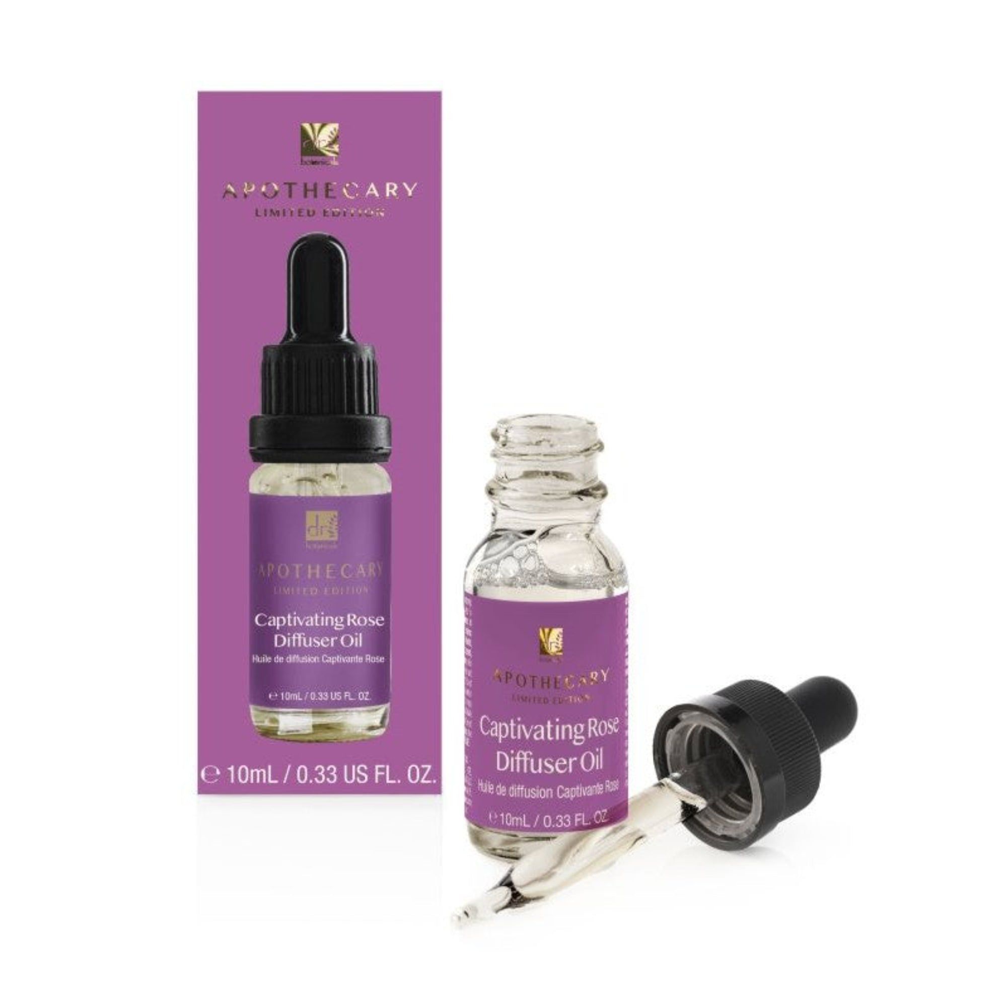 Flasche ätherisches Öl mit Pipette und Verpackung. Aufschrift: Captivating Rose Diffuser Oil. Marke: Apothecary.