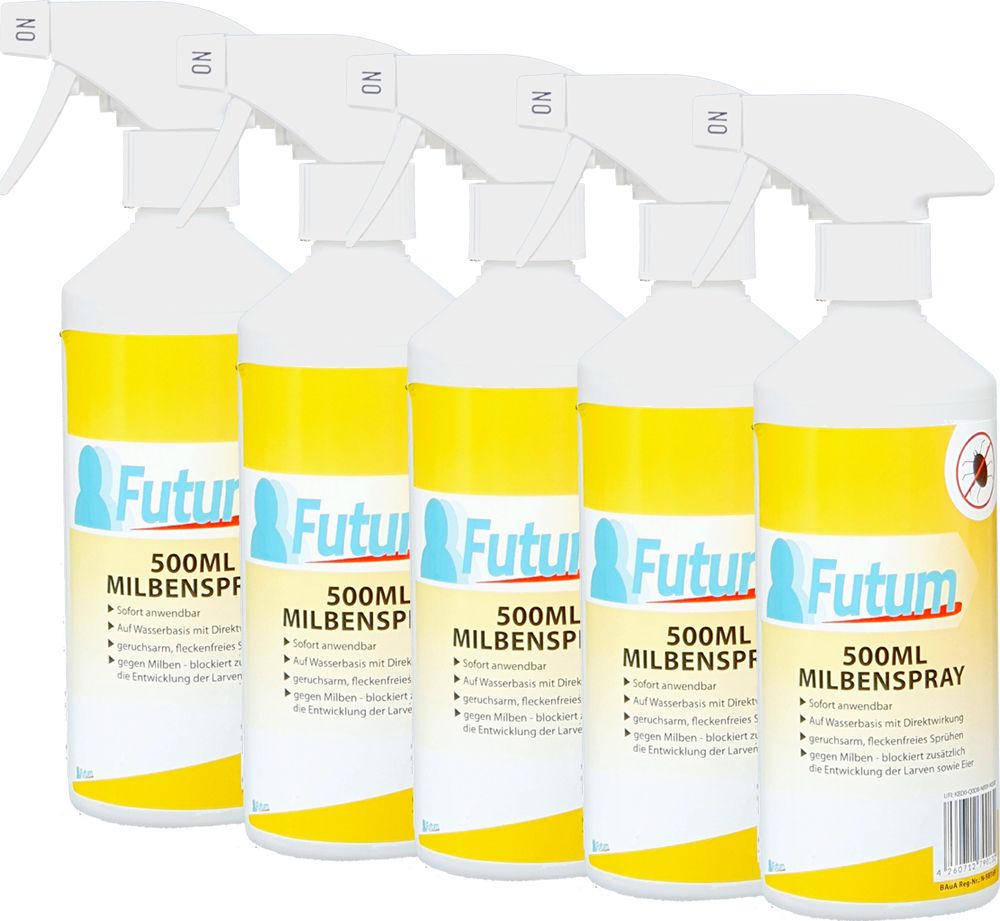 Fünf Flaschen FUTUM Milbenspray mit Sprühköpfen. Gelb-weiße Etiketten mit Produktinformationen. Aufschrift: 500ml, Milbenspray.