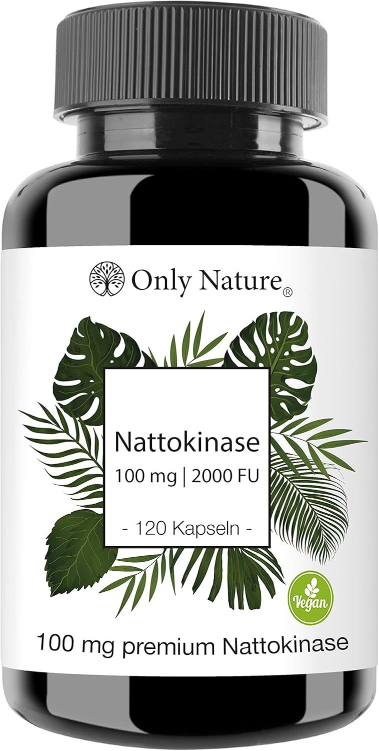 Nahaufnahme einer Flasche Only Nature Nattokinase Kapseln. Aufschrift: Nattokinase 100 mg | 2000 FU - 120 Kapseln. Vegan-Siegel.