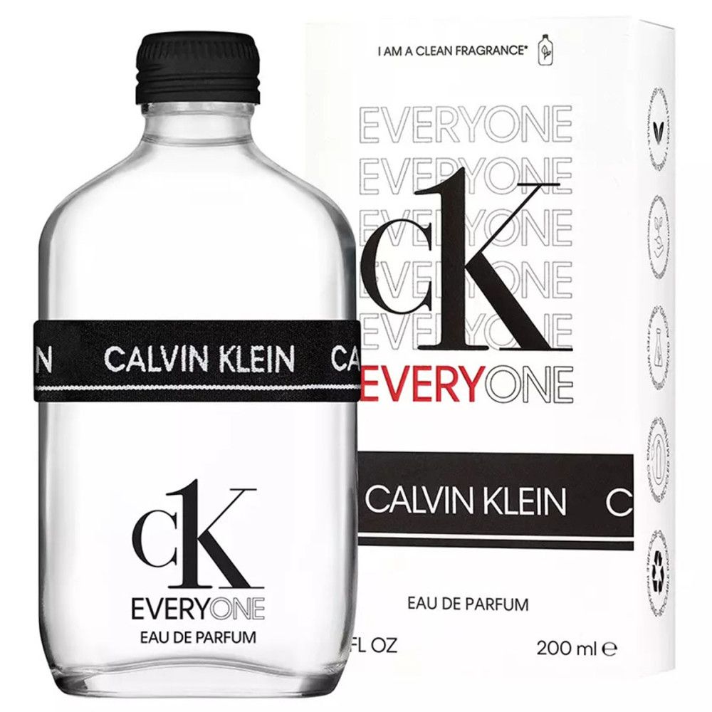 Klare Glasflasche mit schwarzem Deckel und Band. Aufschrift: Calvin Klein, ck EVERYONE. Verpackung daneben.