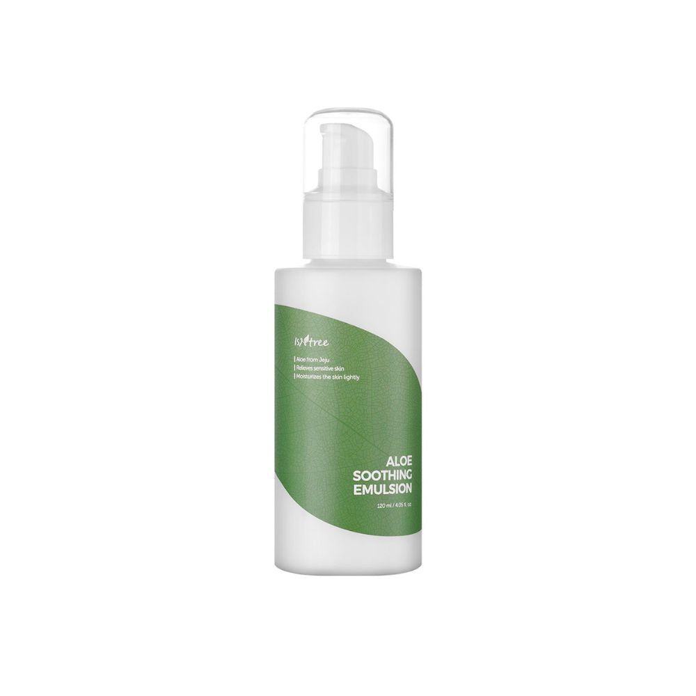Weiße Flasche mit Pumpe. Grünes Etikett mit Text: Aloe Soothing Emulsion. Marke Isntree.