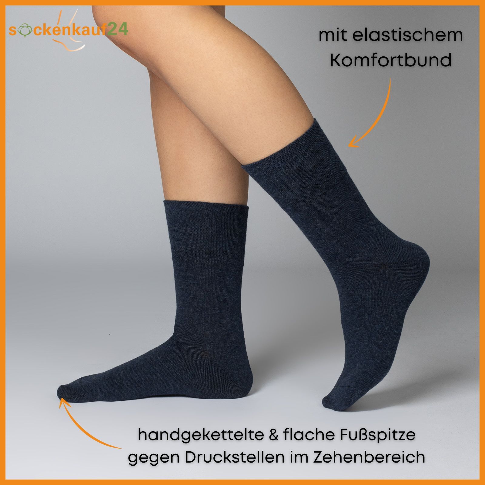 Eine Person trägt eine dunkelblaue Socke. Text: handgekettelte & flache Fußspitze gegen Druckstellen im Zehenbereich.