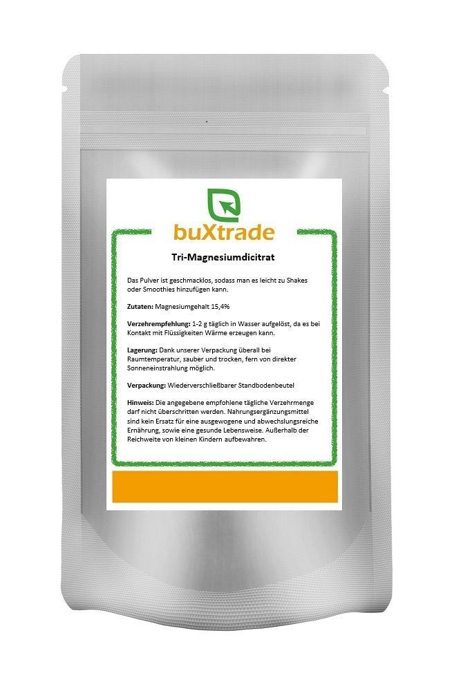Beutel mit Produktinformationen. Aufschrift: buXtrade Tri-Magnesiumdicitrat. Grün umrandetes Etikett mit Text.
