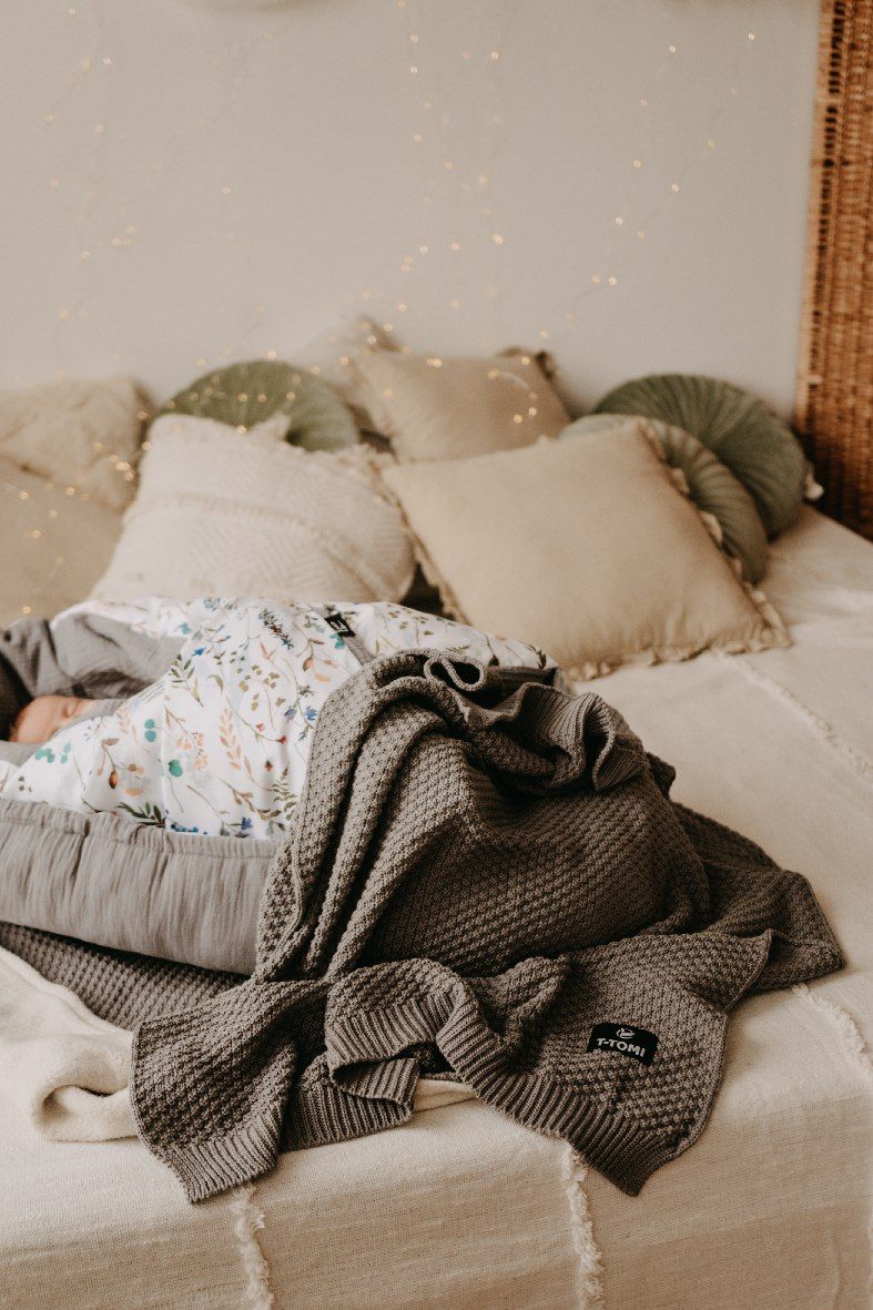 T-TOMI Gestrickte Decke Cloud grey