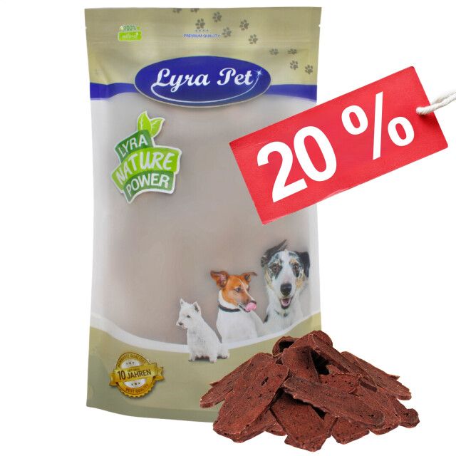Beutel mit Lyra Pet Rindfleischstreifen, 20% Rabatt-Etikett. Hunde auf der Verpackung. Produktname und Logo sichtbar.