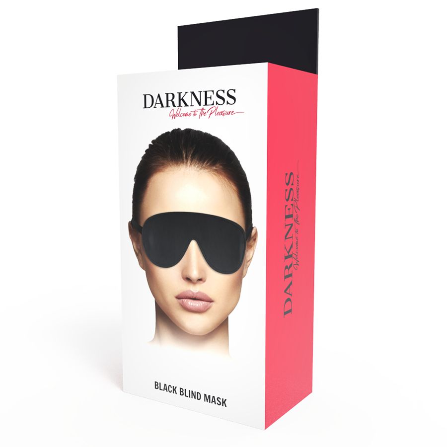 Verpackung mit schwarzer Augenmaske. Produktbild und Schriftzug "DARKNESS" auf der Verpackung.