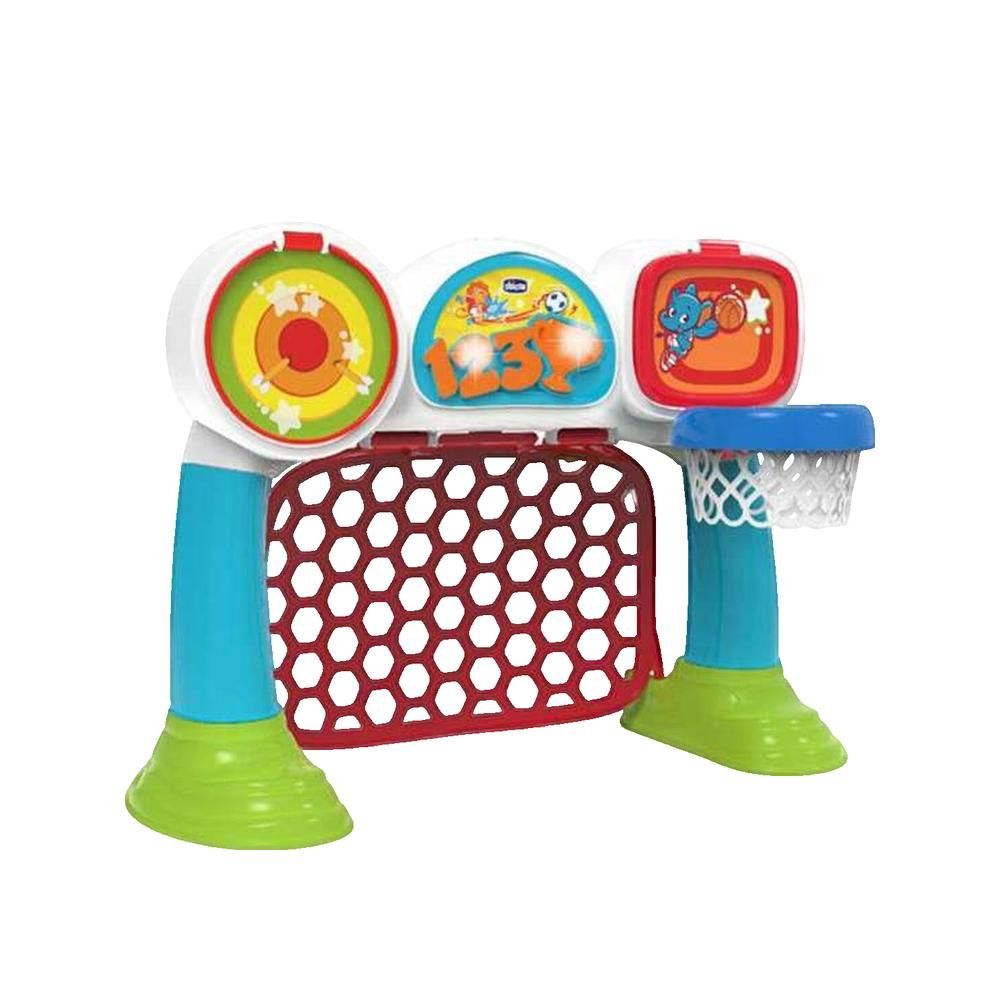 Mehrfarbiges Spielcenter mit Basketballkorb, Tor und Zielscheibe. Blaue, grüne und rote Elemente. Mit Logos.