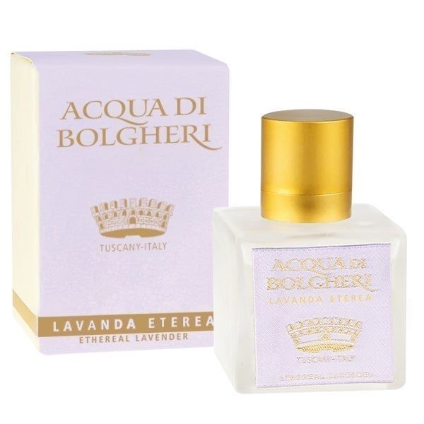 Flakon und Schachtel mit Aufschrift "Acqua di Bolgheri Lavanda Eterea". Flakon quadratisch, mit goldfarbenem Verschluss.