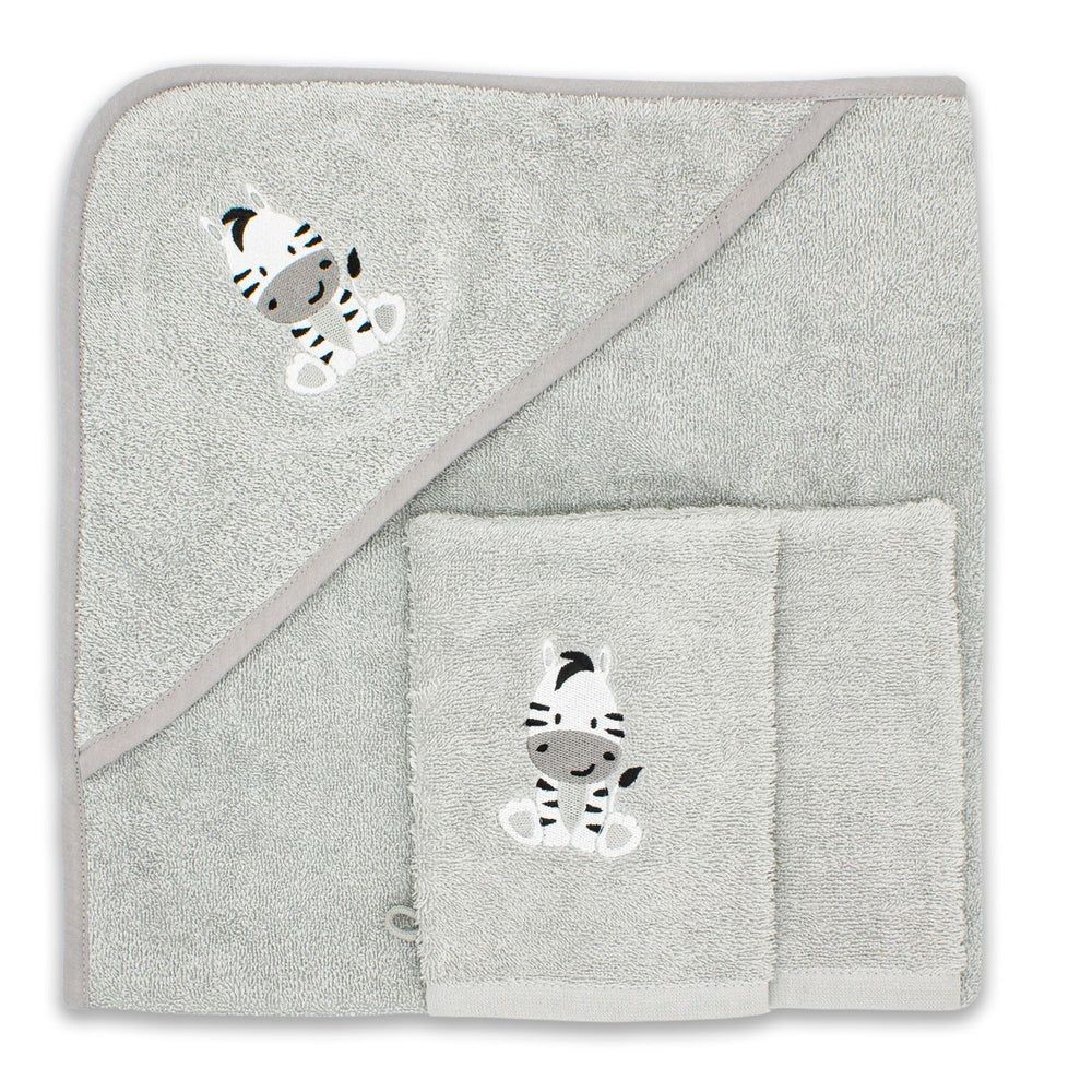 Graues Kapuzenhandtuch und zwei Waschlappen. Zebra-Applikation auf Handtuch und einem Waschlappen.