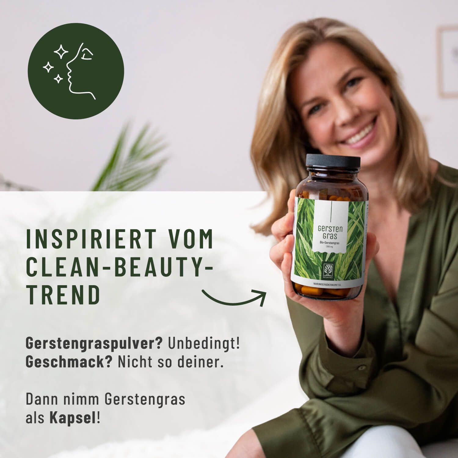 Frau hält Flasche mit Gerstengras-Kapseln, inspiriert vom Clean-Beauty-Trend.