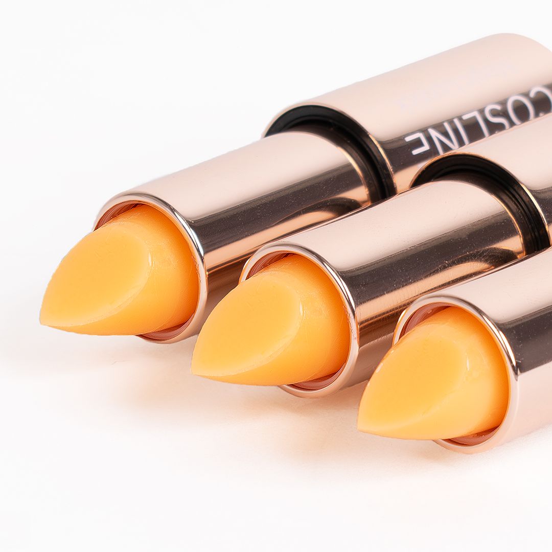 Drei Cosline Magic Lipsticks nebeneinander, Spitzen sichtbar.