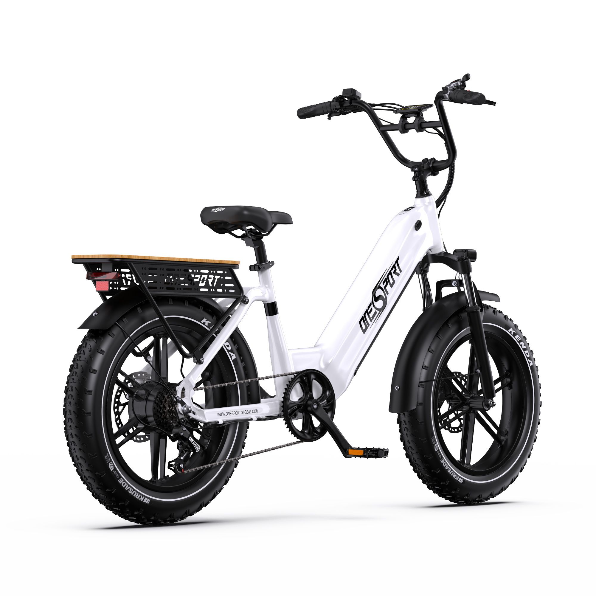 Weißes E-Bike mit schwarzen Reifen und Gepäckträger. Marke: Onesport. Kenda-Reifen. Schwarzer Lenker und Sattel.