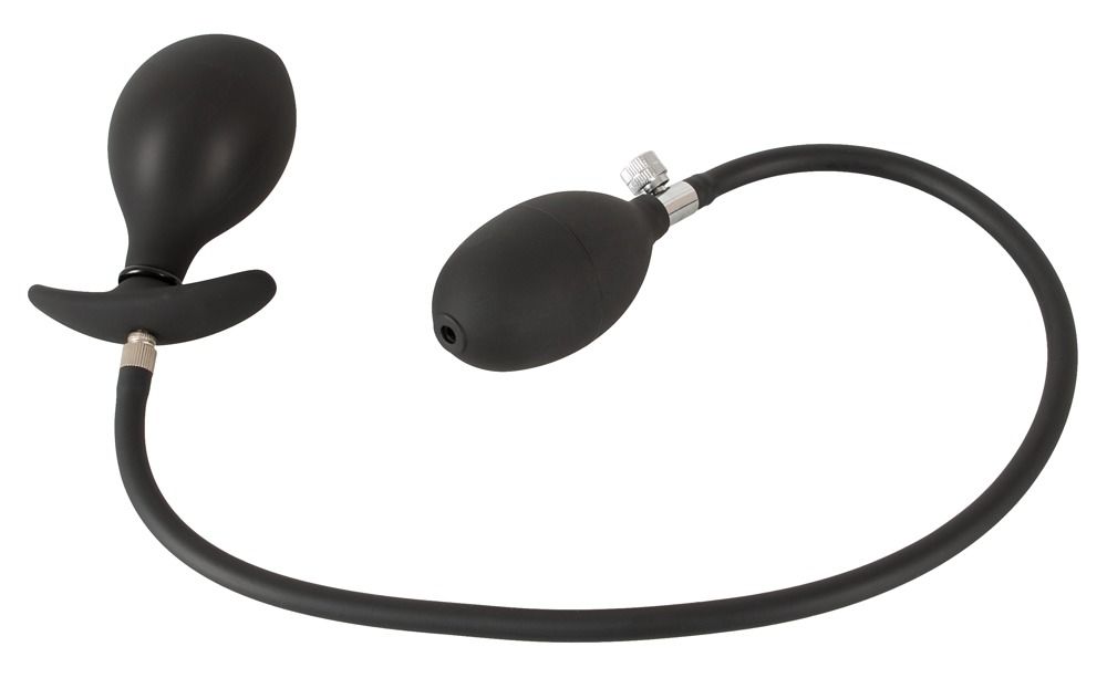 Schwarzer, aufblasbarer Plug mit Pumpe und Schlauch. Der Plug hat eine T-Form.