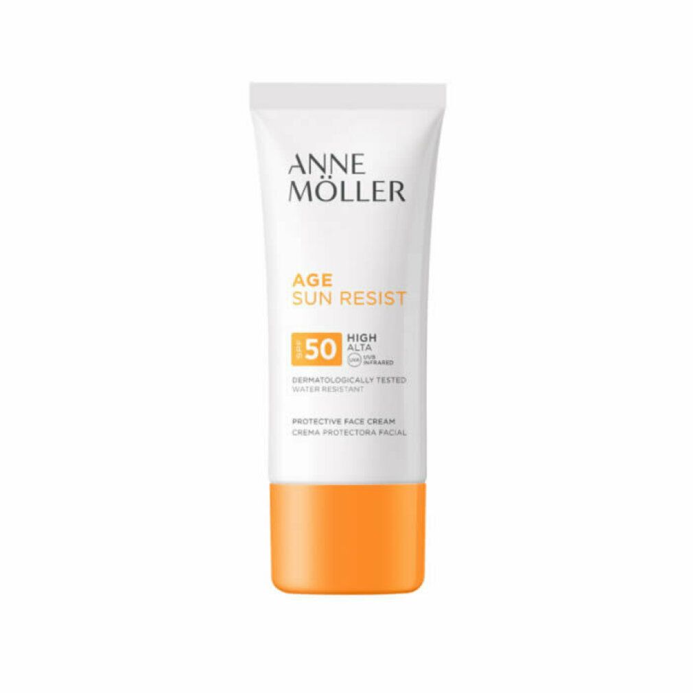 Weiße Tube mit gelbem Boden. Aufschrift: ANNE MÖLLER, AGE SUN RESIST SPF50. Dermatologisch getestet. Sonnenschutzcreme.