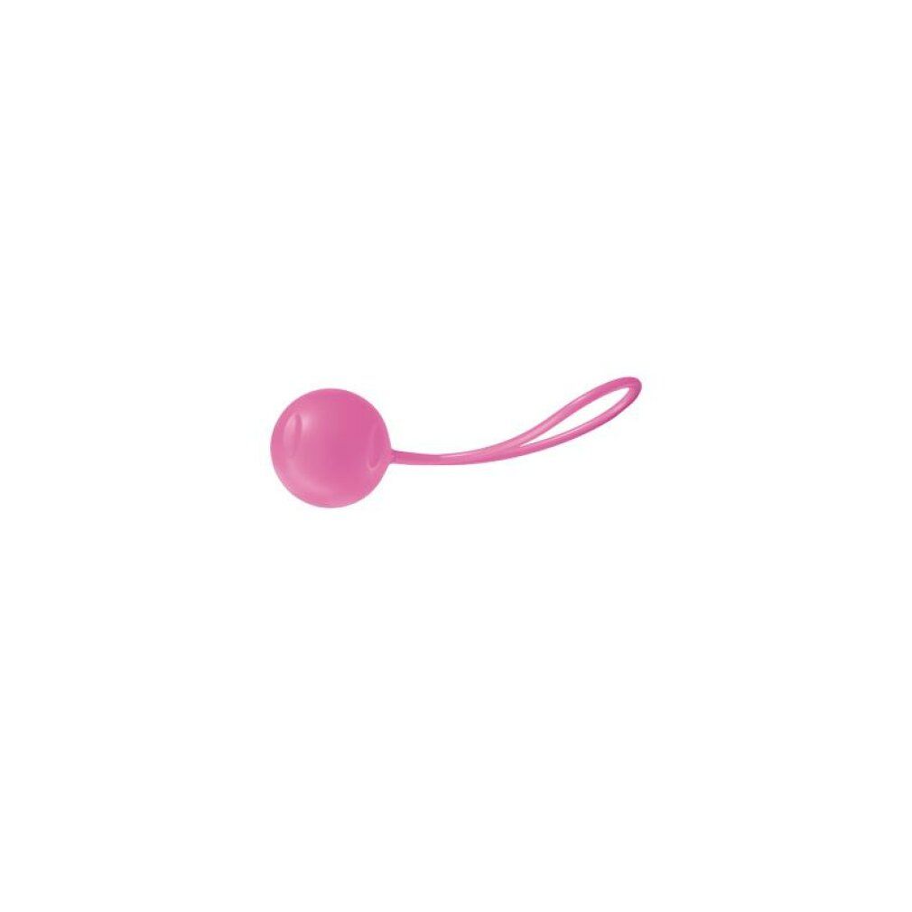 Kleine, rosa Kugel mit Schlaufe. Produkt für das Intimwohlbefinden. Auf weißem Hintergrund.