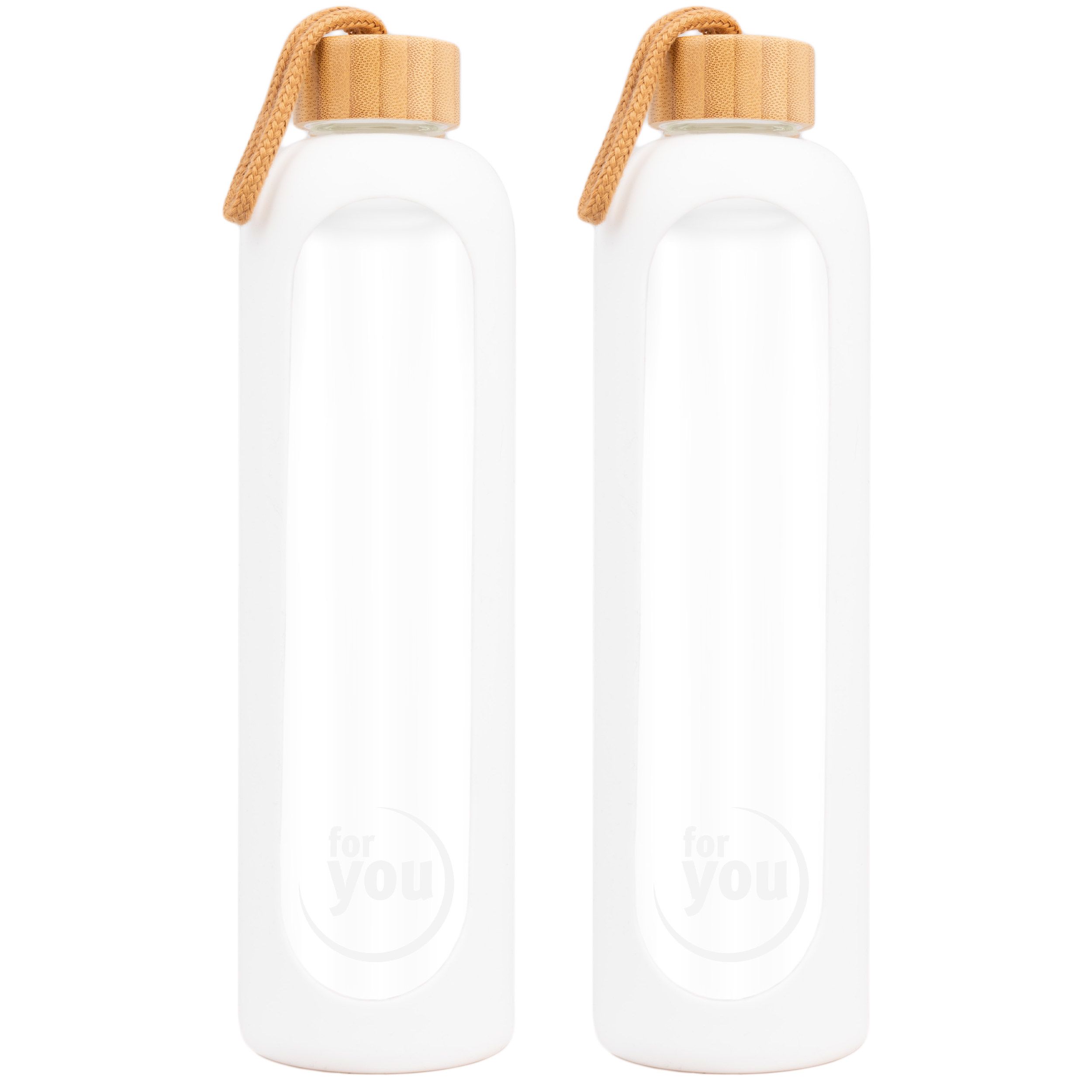 Zwei transparente Trinkflaschen mit weißem Silikon-Schutz, Holzdeckel und brauner Schlaufe. Aufschrift 'for you'.