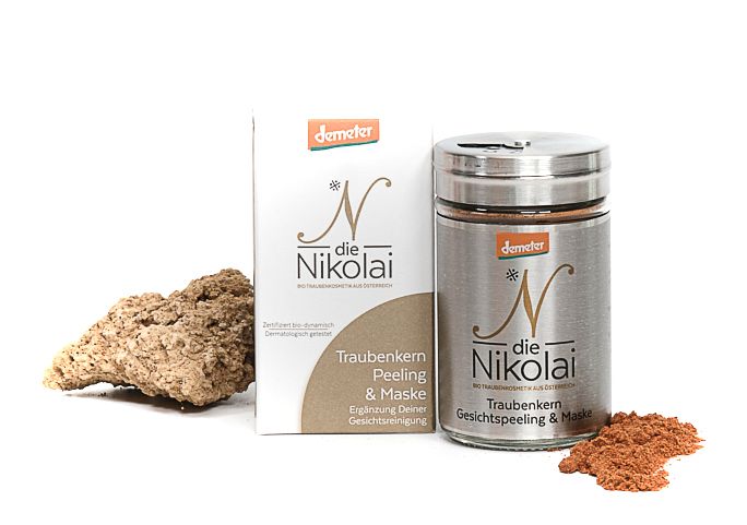 Produktverpackung, Dose und Produkt. Text: Traubenkern Peeling & Maske. Zertifiziert bio-dynamisch.