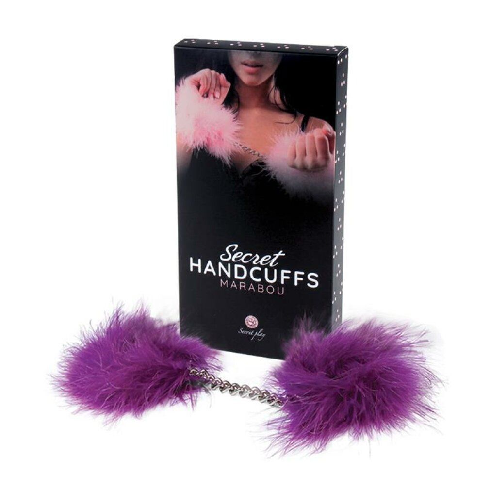 Lila Marabou-Handschellen mit Kette und Verpackung. Auf der Verpackung: Produktabbildung und Schriftzug "Secret Handcuffs Marabou".