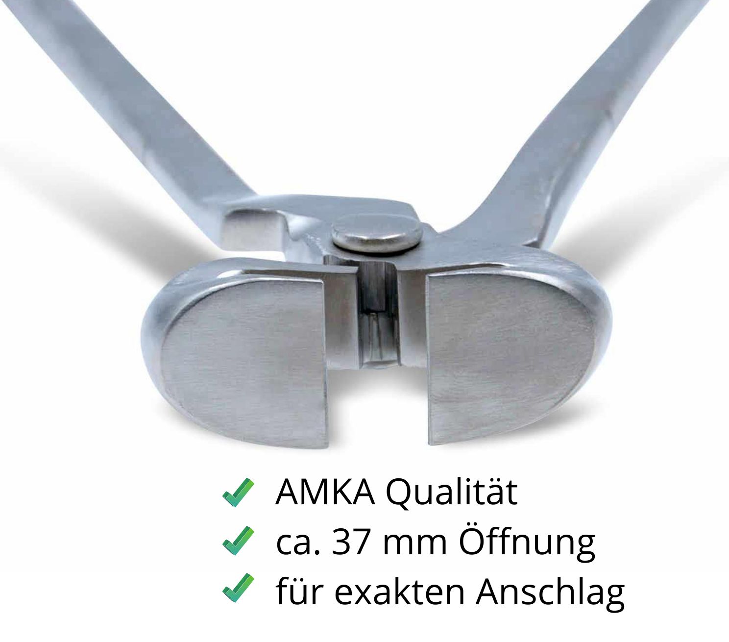Nahaufnahme der Hufschneidezange. AMKA Qualität, ca. 37 mm Öffnung, für exakten Anschlag. Grüne Haken.