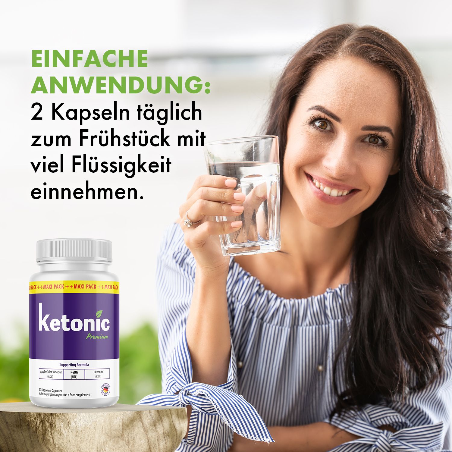 Frau hält Glas Wasser. Daneben Flasche mit lila Etikett. Aufschrift: Ketonic. Text: 2 Kapseln täglich zum Frühstück einnehmen.