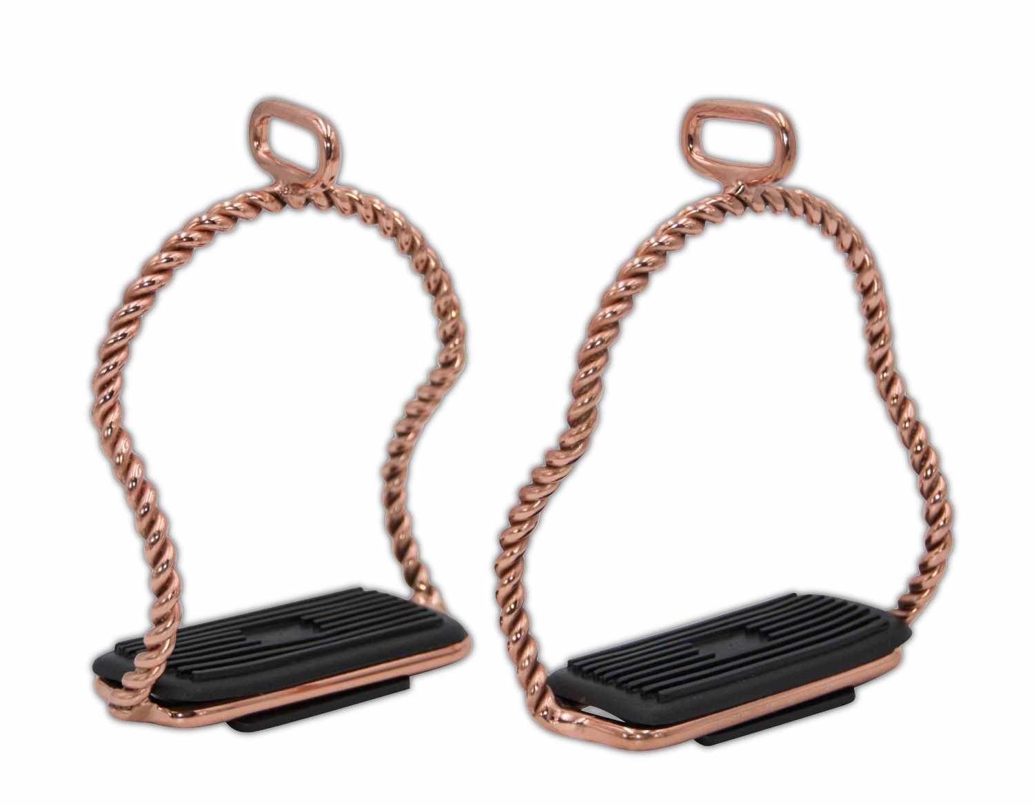 Zwei Steigbügel aus Metall mit gedrehten Bügeln und schwarzen Trittflächen. Ovale Ösen oben.