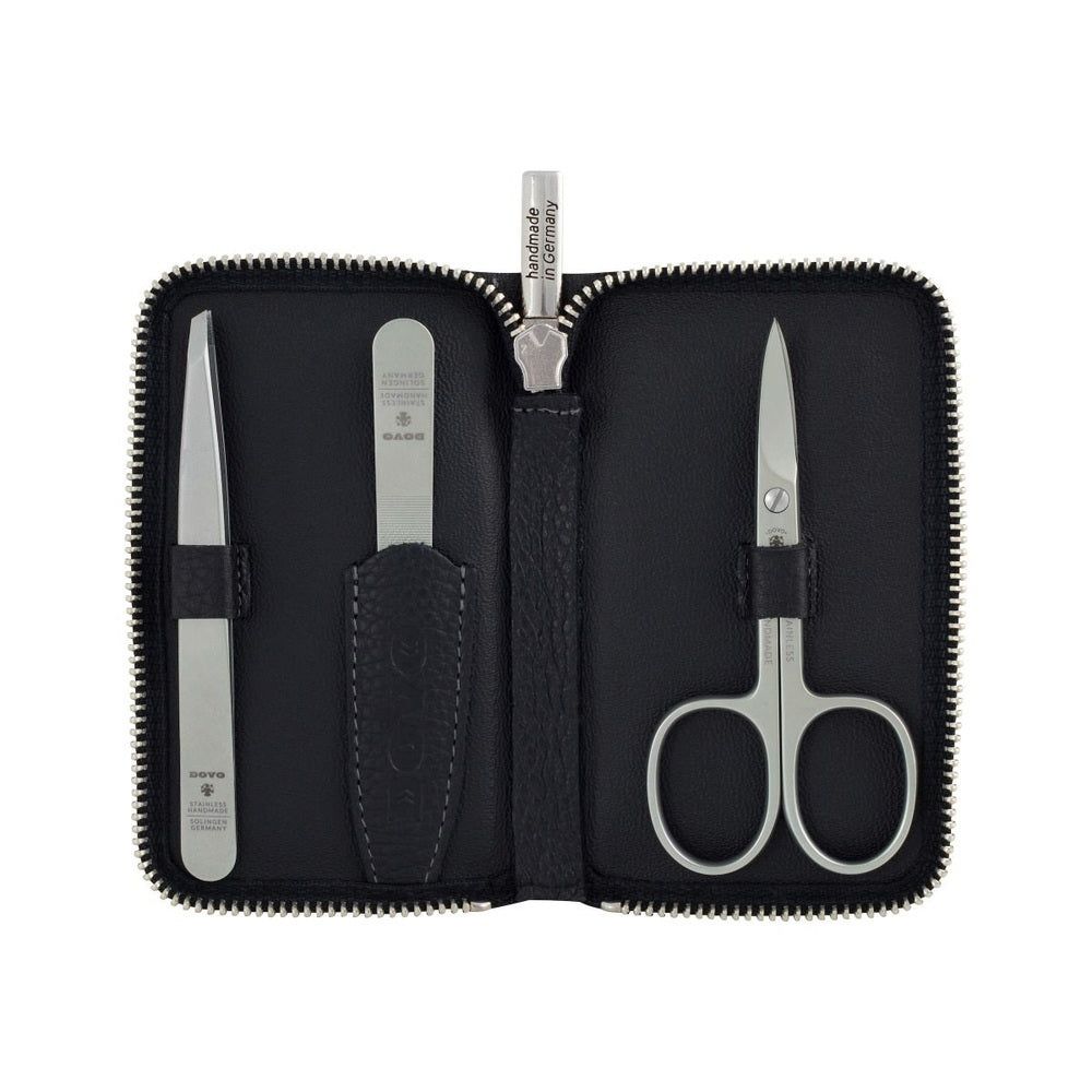 DOVO Solingen Pflege-Etui mit Maniküre-Instrumenten: Pinzette, Nagelfeile, Schere.