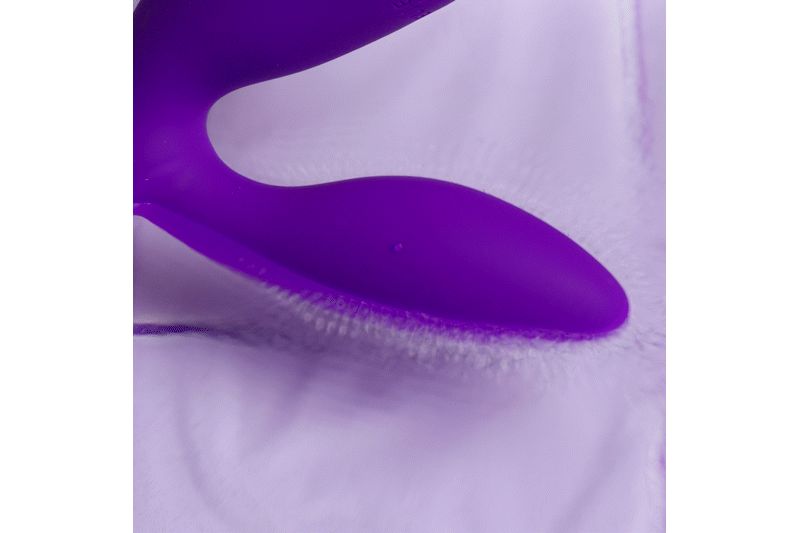 Lila Produkt mit geschwungenem Design. Weiche, abgerundete Form. Auf weißem Hintergrund.