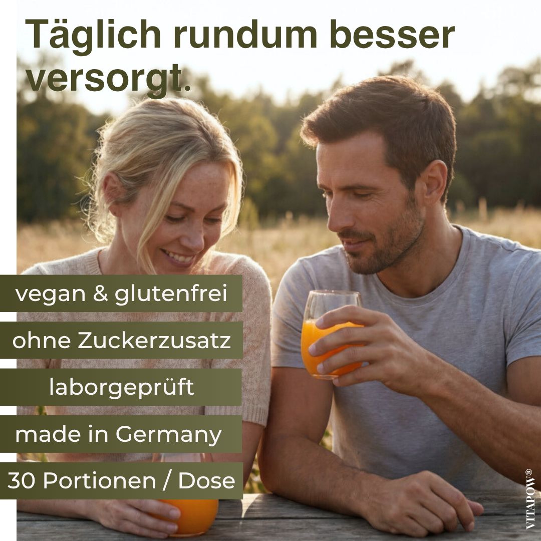 Ein Mann und eine Frau trinken ein Getränk. Text: vegan & glutenfrei, ohne Zuckerzusatz, laborgeprüft, made in Germany, 30 Portionen.