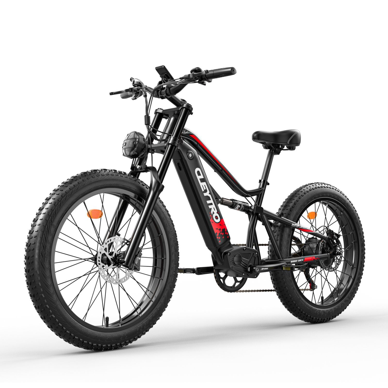 Schwarzes E-Mountainbike. Breitreifen, Federung, Scheinwerfer. Marke Cleytro.