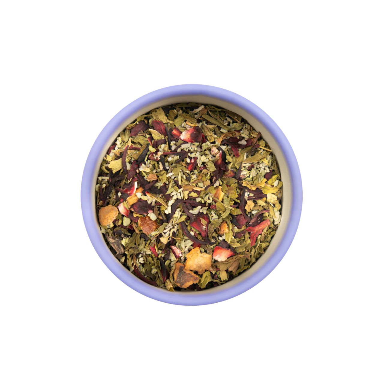 Blaue Schale mit Kräutermischung. Ansicht von oben. Zutaten: rote Blüten, grüne Blätter, gelbe Stücke.