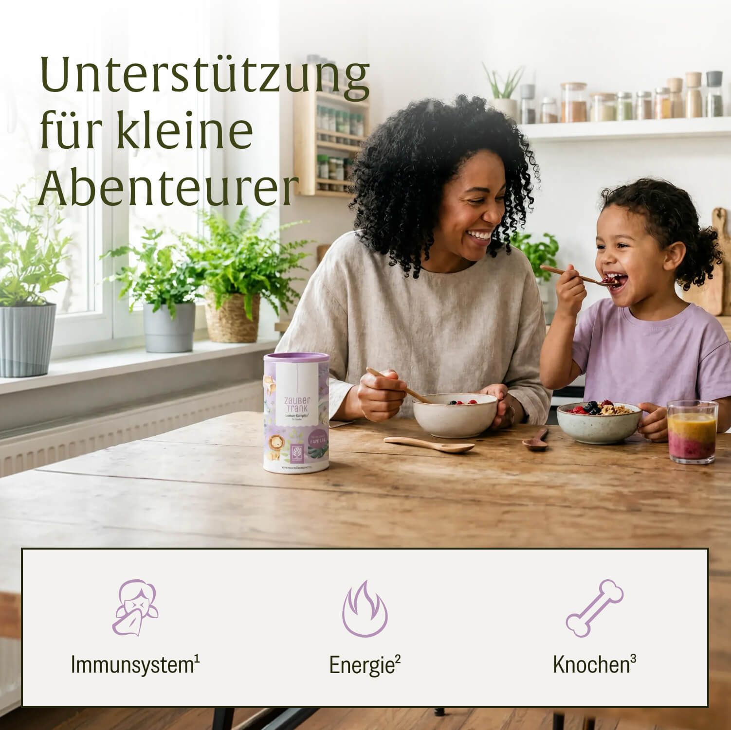 Mutter und Kind beim Frühstück. Dose 'Zaubertrank Immun-Komplex'. Icons: Immunsystem, Energie, Knochen.