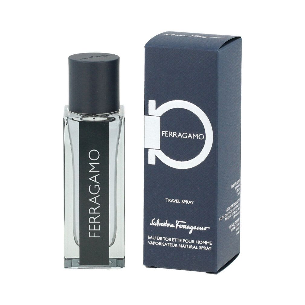 Eau de Toilette mit Verpackung. Transparente Flasche mit schwarzem Deckel. Aufschrift: FERRAGAMO. Blaue Verpackung mit Logo und Schriftzug.