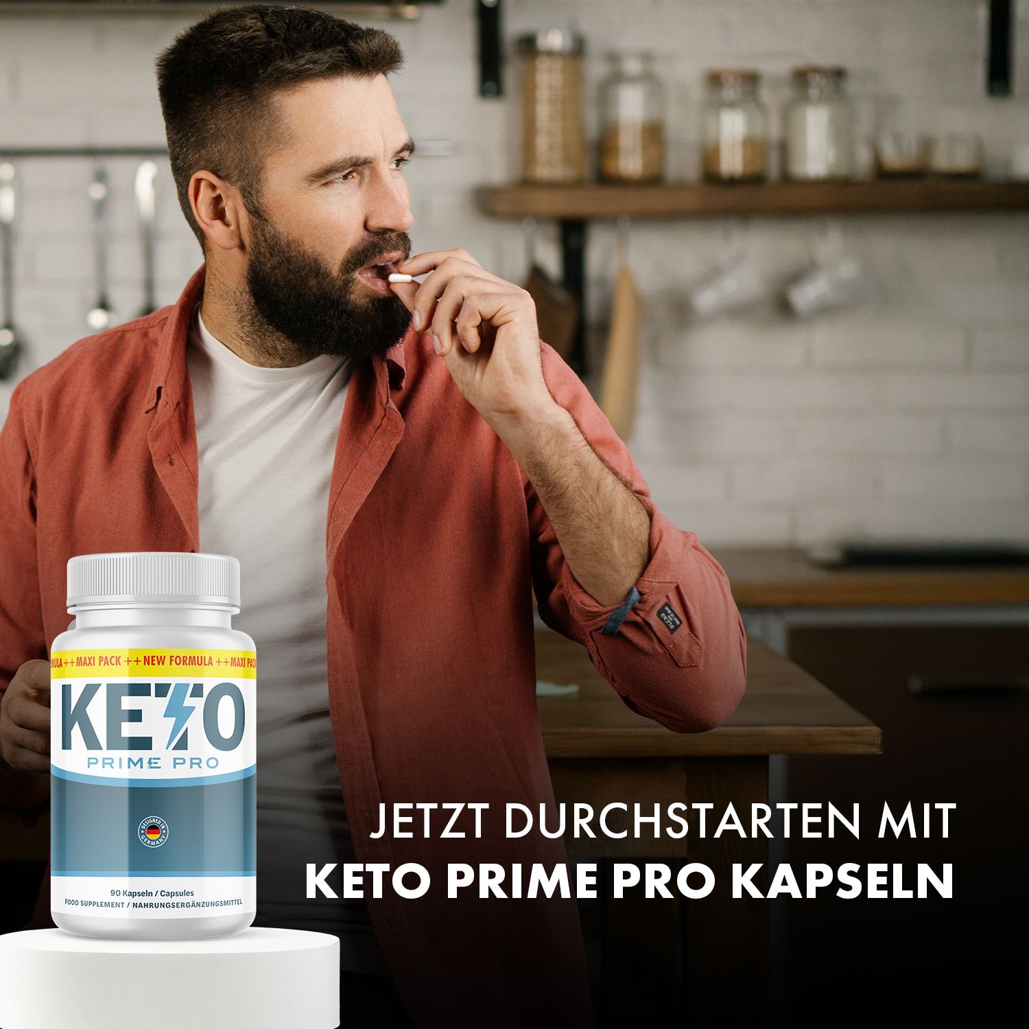 Mann nimmt Kapsel. KETO PRIME PRO-Flasche im Vordergrund. Aufschrift: NEW FORMULA, MAXI PACK. Text: JETZT DURCHSTARTEN MIT KETO PRIME PRO KAPSELN.