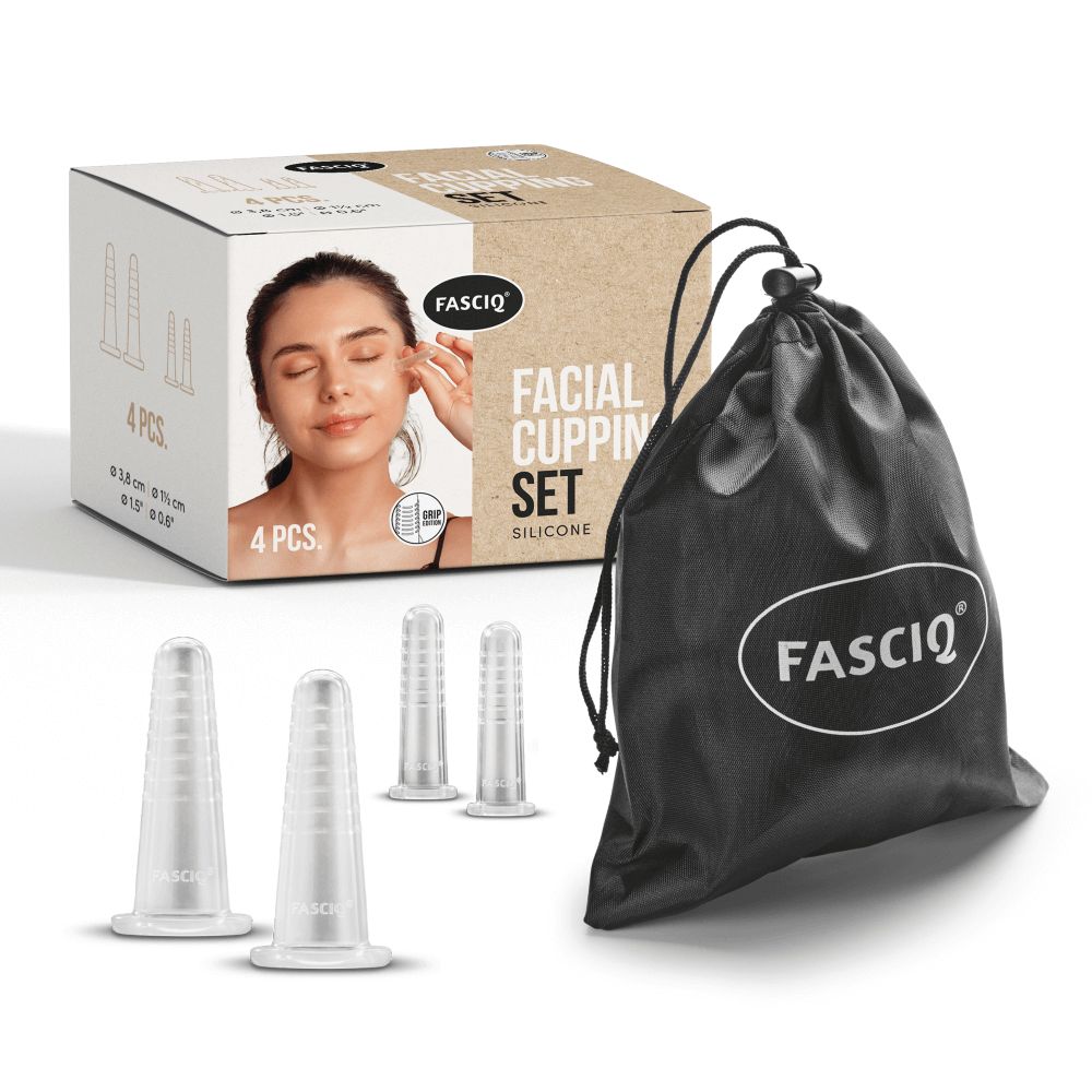 Produktverpackung mit FASCIQ-Logo und Facial Cupping Set. Enthält vier Schröpfköpfe und eine schwarze Tasche.